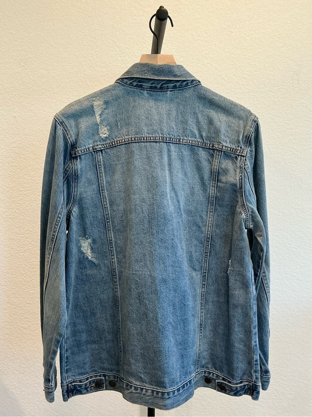 GAP Medium Wash Distressed Denim Jacket - Picture 3 of 5